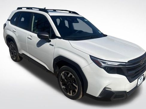 Used 2025 Subaru Forester Limited image 2