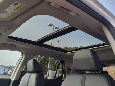 Used 2025 Honda Pilot Touring image 23