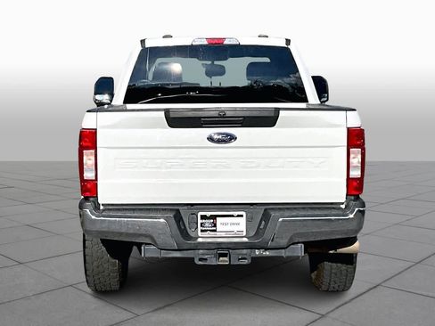 Used 2021 Ford F250 XLT w/ FX4 Off-Road Package image 4
