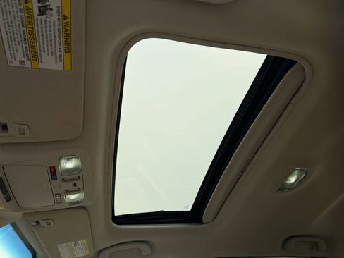 Used 2019 Subaru Outback 3.6R Limited image 17