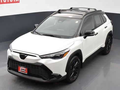 Used 2025 Toyota Corolla Cross AWD Hybrid image 25