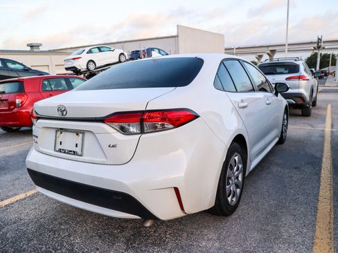 Used 2022 Toyota Corolla LE FWD image 7