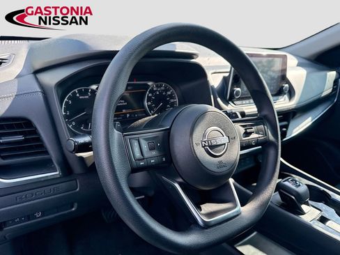 Used 2024 Nissan Rogue S AWD/4WD image 11