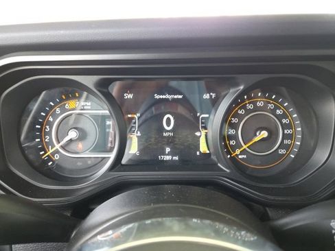 Used 2024 Jeep Wrangler Unlimited Sahara w/ Technology Group AWD/4WD image 46