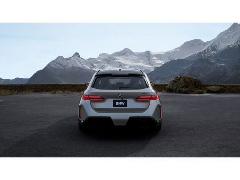 New 2026 BMW M5 Touring image 5