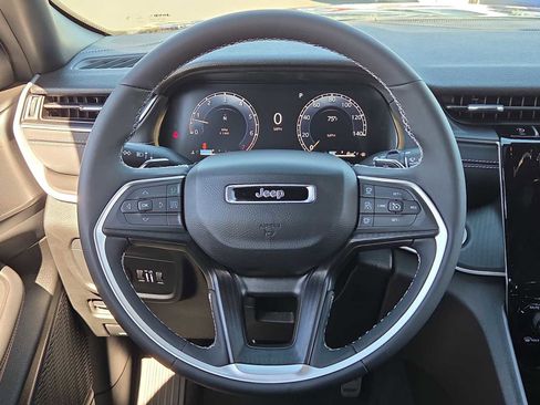 New 2025 Jeep Grand Cherokee Laredo X w/ Luxury Tech Group I image 22