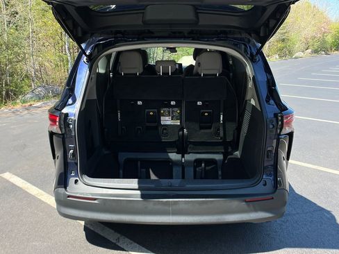 Used 2022 Toyota Sienna LE AWD/4WD image 10