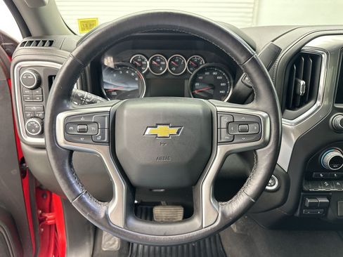 Used 2022 Chevrolet Silverado 1500 LT w/ Z71 Off-Road Package AWD/4WD image 17