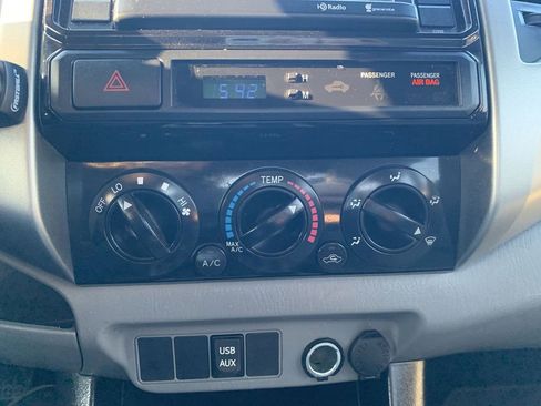 Used 2014 Toyota Tacoma PreRunner image 15