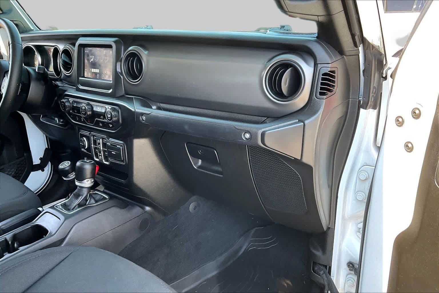 Used 2022 Jeep Gladiator Sport AWD/4WD image 17