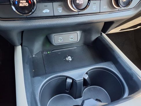 Certified 2026 Honda HR-V LX image 8