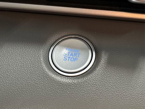 Used 2021 Hyundai Elantra SEL image 27