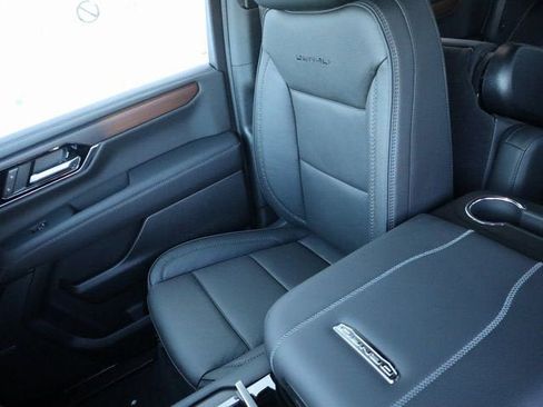 New 2026 GMC Yukon Denali w/ Sun & Power Step Package AWD/4WD image 29