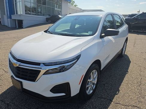 Used 2023 Chevrolet Equinox LS FWD image 8