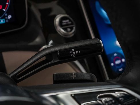 Used 2025 Mercedes-Benz GLC 300 image 22