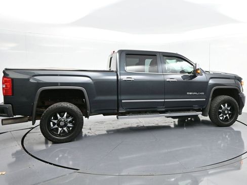 Used 2018 GMC Sierra 2500 Denali w/ Duramax Plus Package image 8