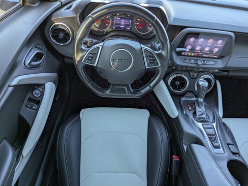 Used 2021 Chevrolet Camaro LT w/ Technology Package image 4