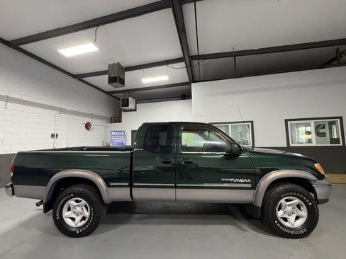 Used 2001 Toyota Tundra Limited image 2