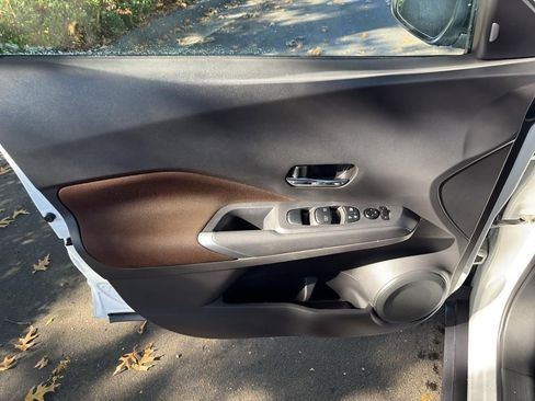 Certified 2023 Nissan Kicks SR image 17