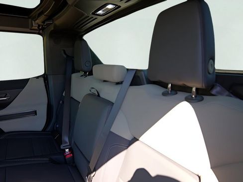 New 2026 GMC Hummer EV 4x4 Crew Cab image 21