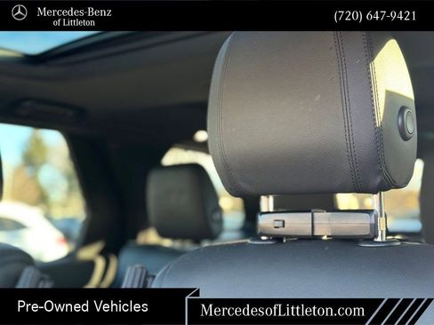 Used 2018 Land Rover Discovery HSE image 15