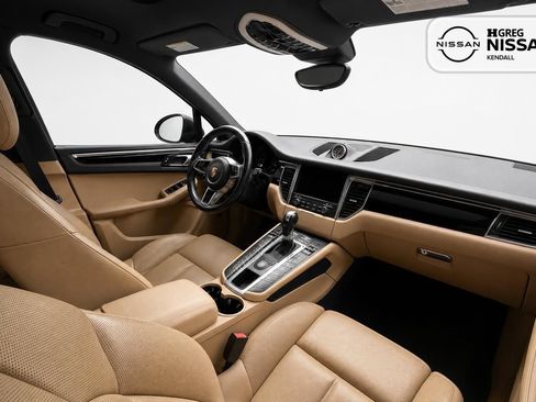 Used 2018 Porsche Macan Sport Edition AWD/4WD image 15