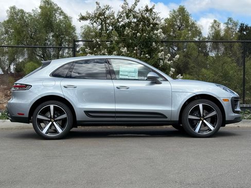 Certified 2026 Porsche Macan image 8