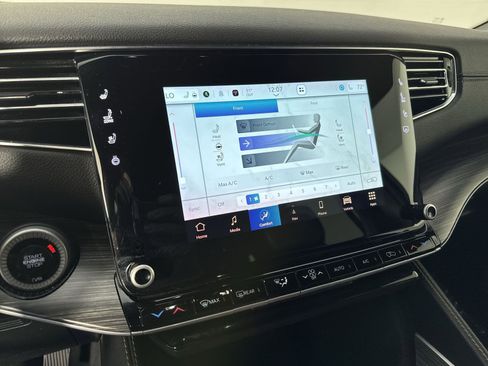 Used 2024 Jeep Wagoneer Series II w/ Flexible Seating Group image 9