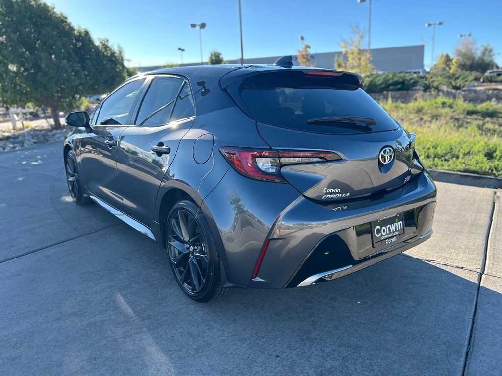 Used 2027 Toyota Corolla XSE FWD image 6