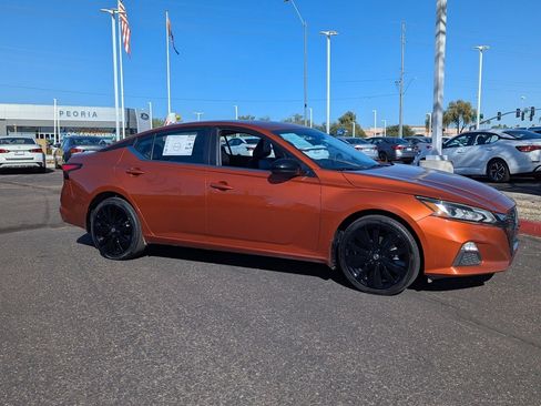 Certified 2022 Nissan Altima 2.5 SR image 7