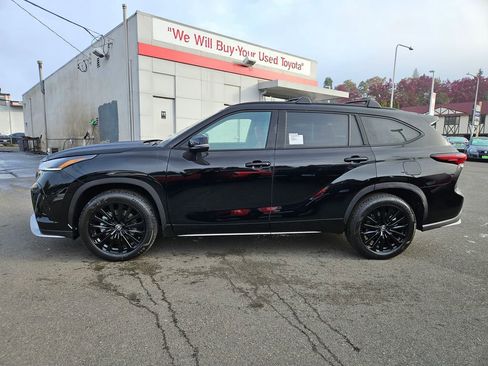 New 2025 Toyota Highlander XSE image 6