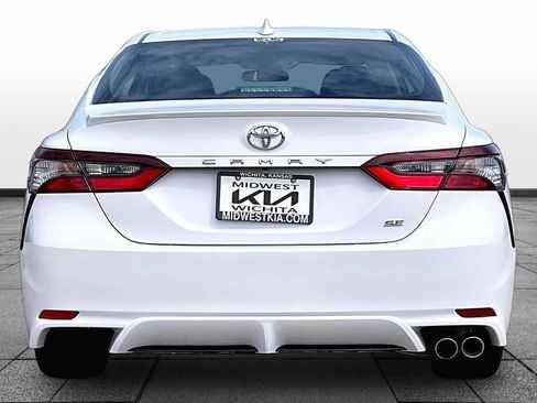 Used 2024 Toyota Camry SE FWD image 4