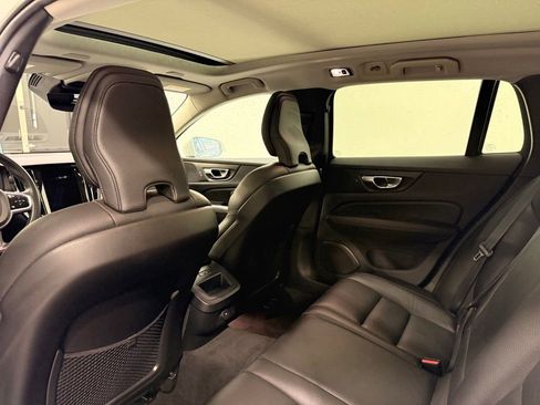 Used 2022 Volvo V60 T5 Cross Country AWD/4WD image 20