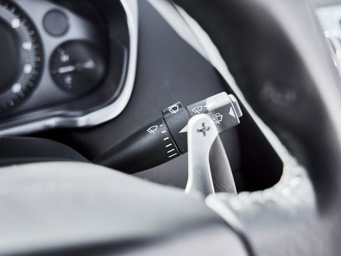 Used 2017 Aston Martin Vanquish S image 60