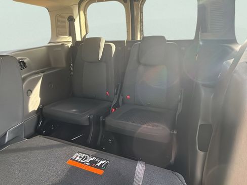 Used 2020 Ford Transit Connect XLT image 26