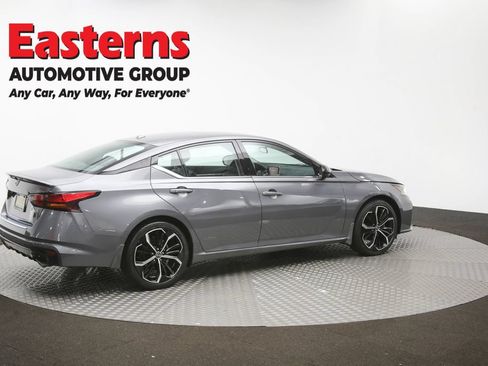 Used 2023 Nissan Altima 2.5 SR FWD image 41