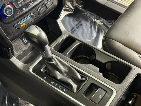 Used 2017 Ford Escape Titanium AWD/4WD image 19