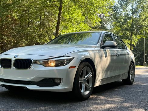 Used 2013 BMW 320i Sedan RWD image 1