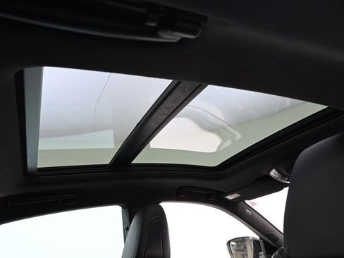 Used 2021 Maserati Levante GranSport image 17