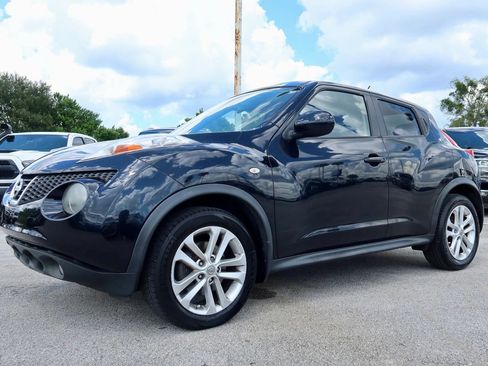 Used 2011 Nissan Juke SL FWD image 5