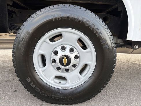 Used 2024 Chevrolet Silverado 2500 W/T w/ WT Convenience Package image 12