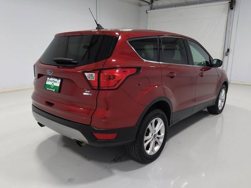 Used 2019 Ford Escape SE image 9