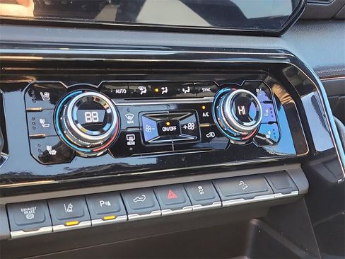 Used 2024 GMC Sierra 2500 AT4 w/ AT4 Premium Plus Package image 24