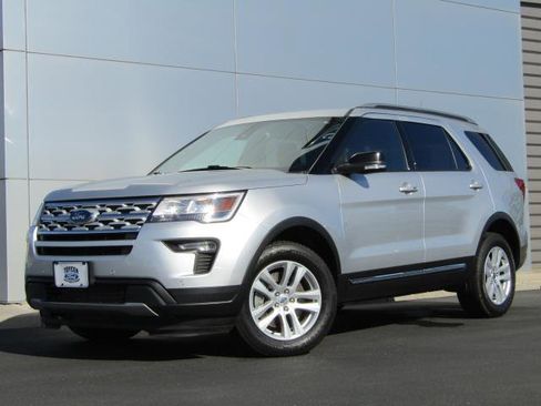 Certified 2018 Ford Explorer XLT w/ Equipment Group 201A image 27