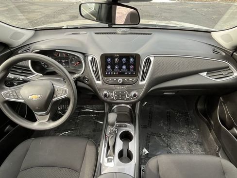 Certified 2025 Chevrolet Malibu LT image 11