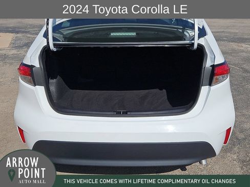 Used 2024 Toyota Corolla LE FWD image 17