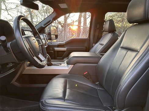 Used 2022 Ford F350 Lariat w/ Black Appearance Package image 12