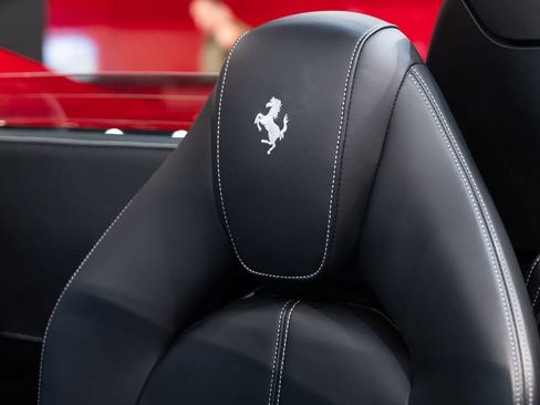 Certified 2023 Ferrari F8 Tributo RWD image 6