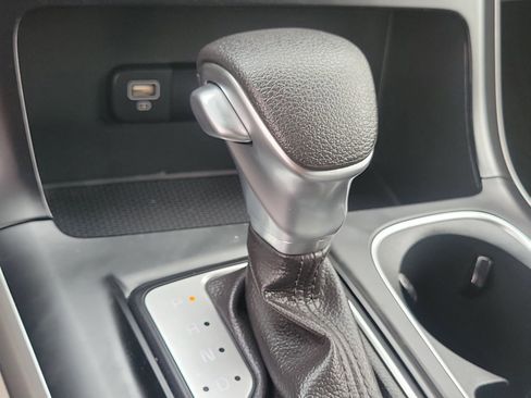 Used 2024 Kia Carnival LX FWD image 16