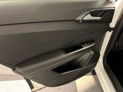 Certified 2024 Volkswagen Taos SEL AWD/4WD image 17